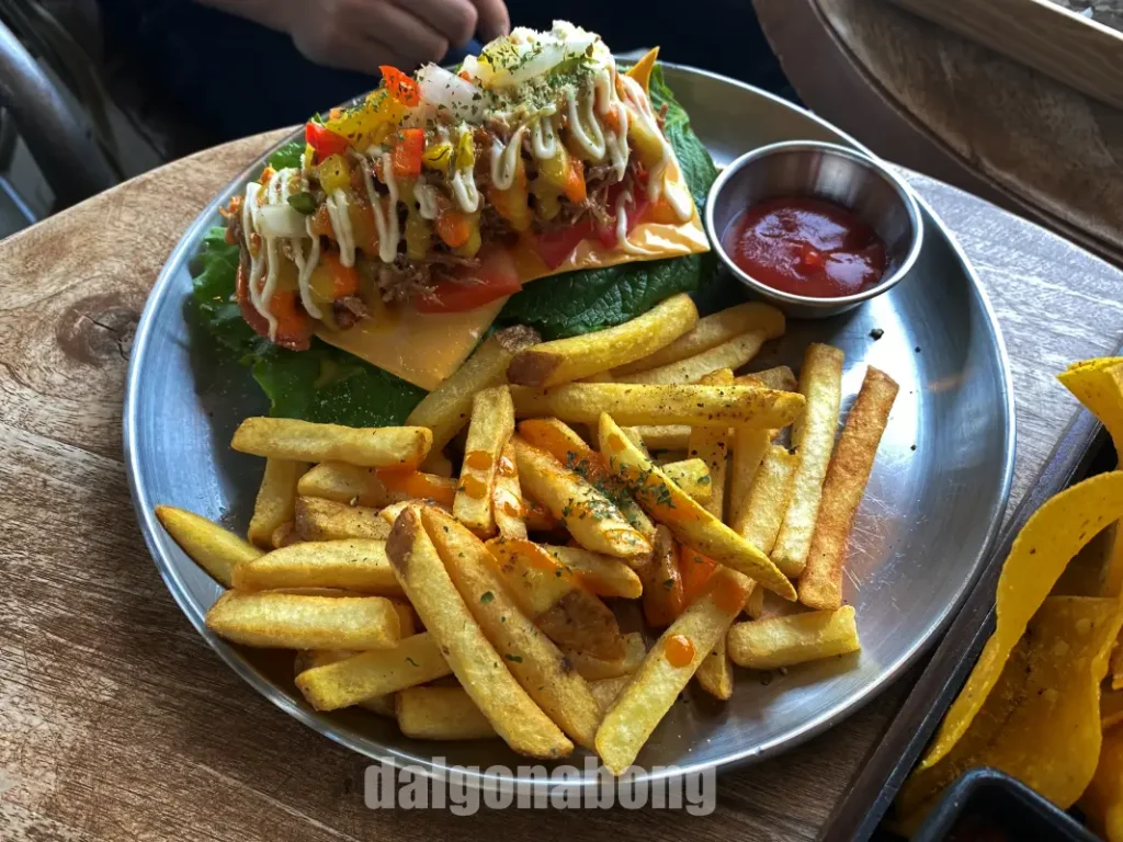 춘천 애견 동반 카페 카페드220볼트